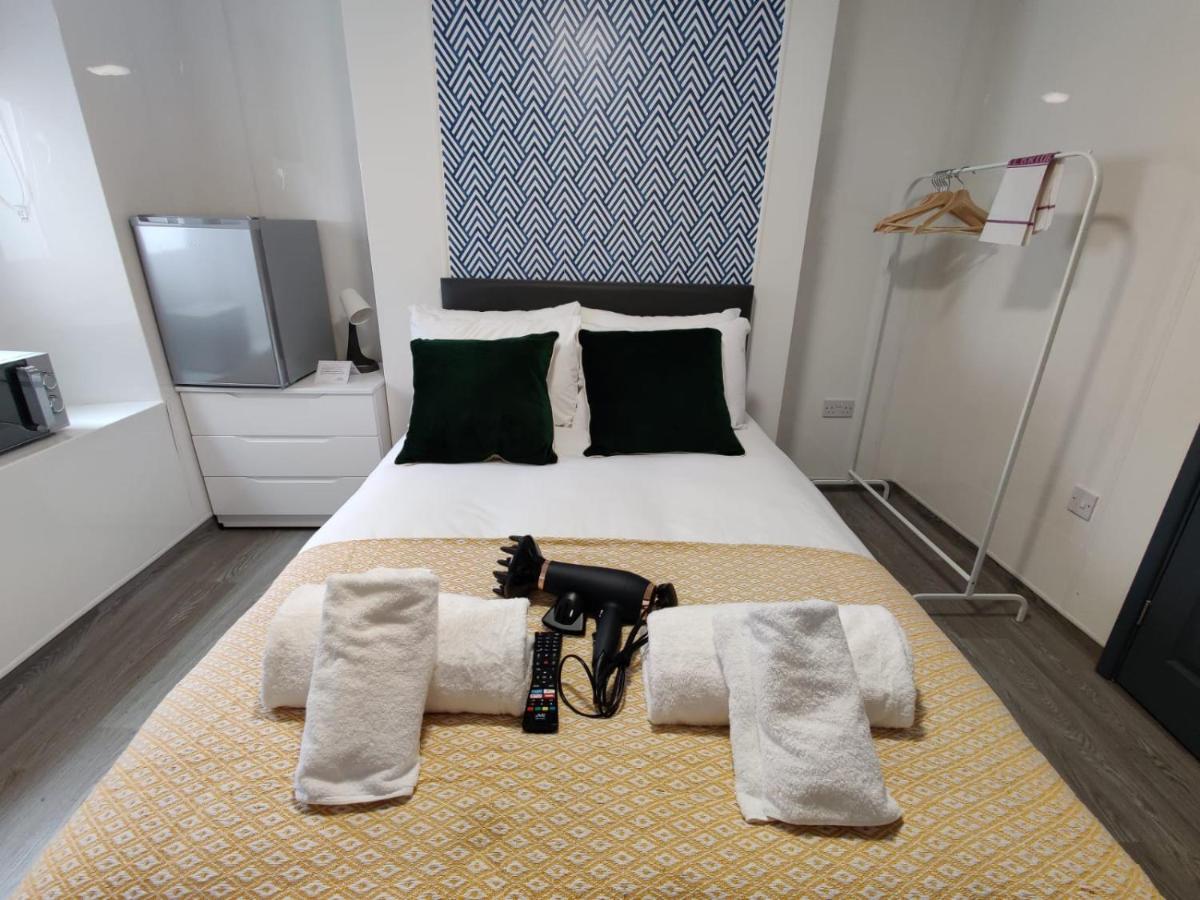 Double Ensuite Rooms スウォンジー エクステリア 写真