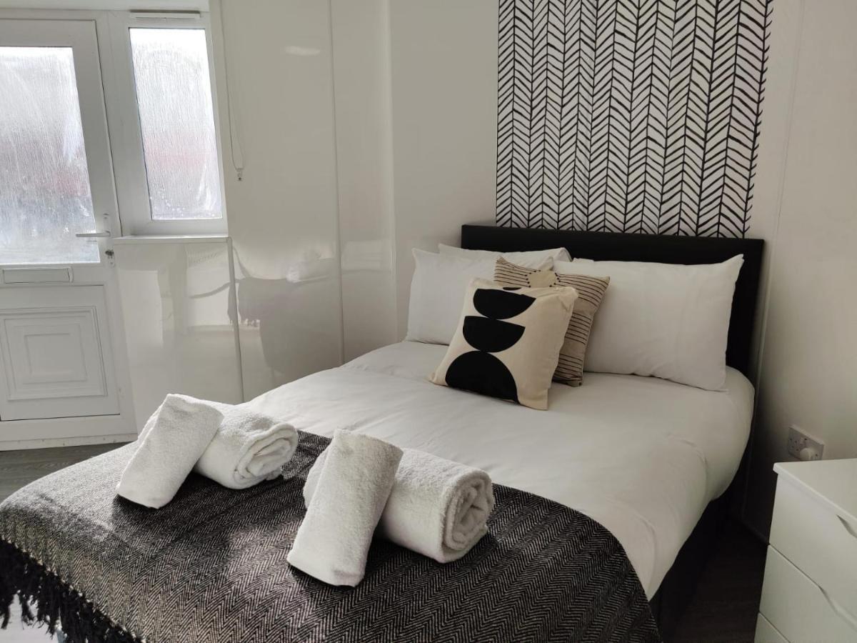 Double Ensuite Rooms スウォンジー エクステリア 写真