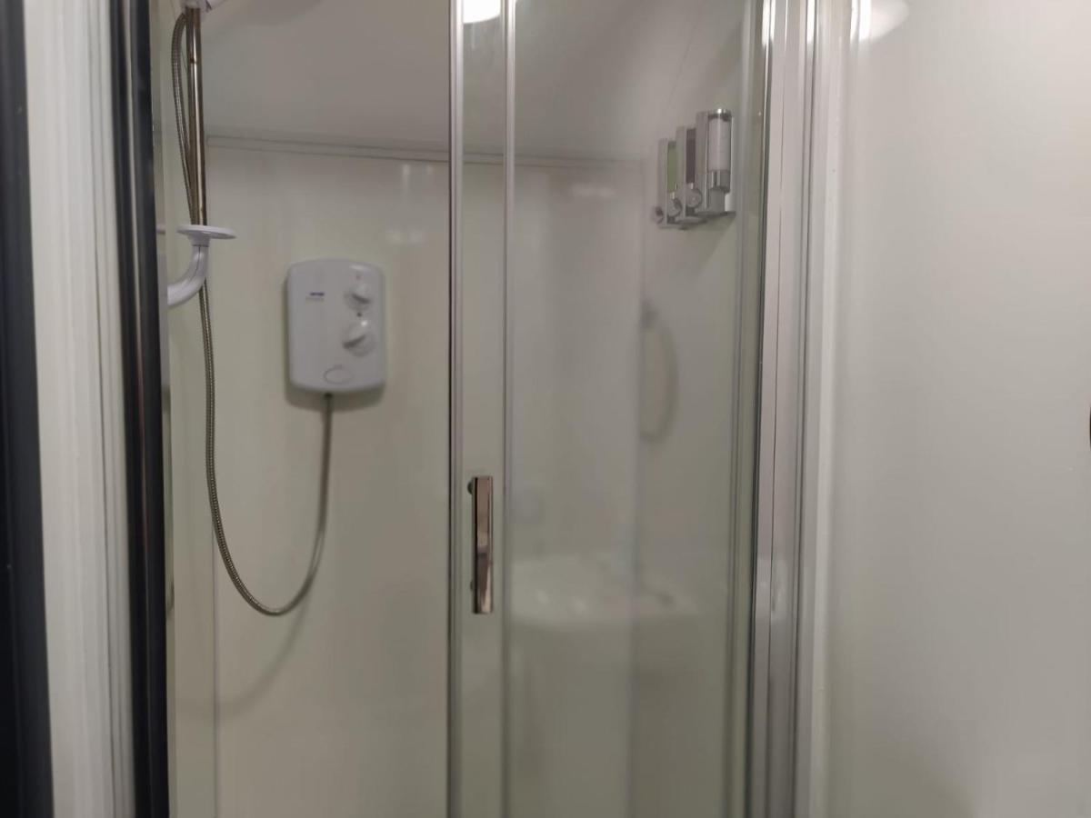 Double Ensuite Rooms スウォンジー エクステリア 写真